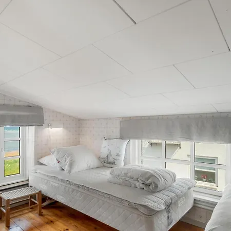 Cozy In With Wifi Glesborg